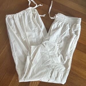 Aerie Women’s White Cargo Pants